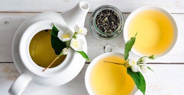Infuzie de plante amare pentru echilibru și sănătate.